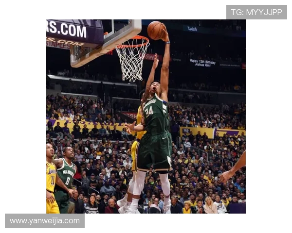 字母哥突破如猛虎下山帕金斯犀利点评惹美女主持无奈反应